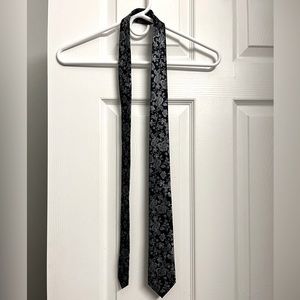 Men’s dress tie